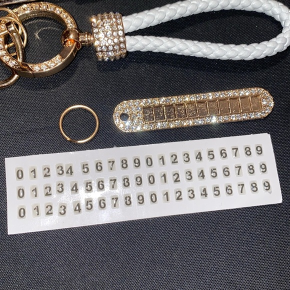 2 White Leather Keychains, Screwdriver & Plate for numbers w/ ring & Rhinestones - Picture 4 of 4